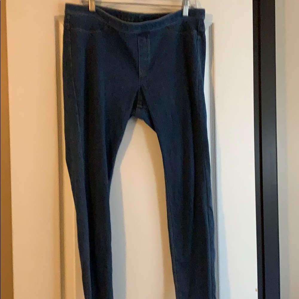 HUE leggings